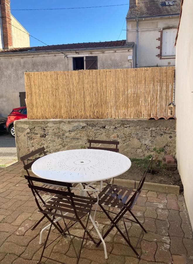 La Petite Maison Tahet, 2 Pers Avec Terrasse Basse-Indre المظهر الخارجي الصورة